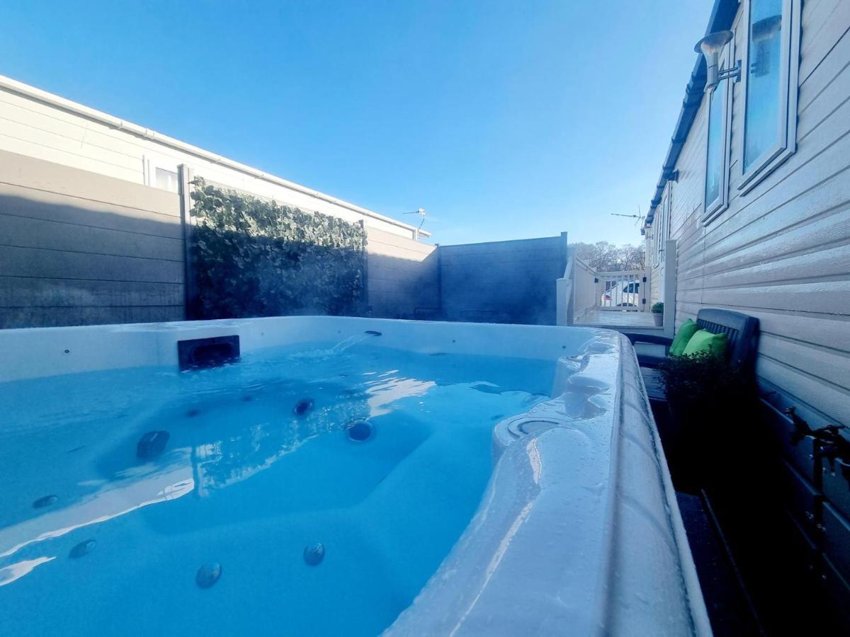 Apple Tree Lodge Hot Tub 3 Bedroom 2 Bars Morpeth Exteriör bild