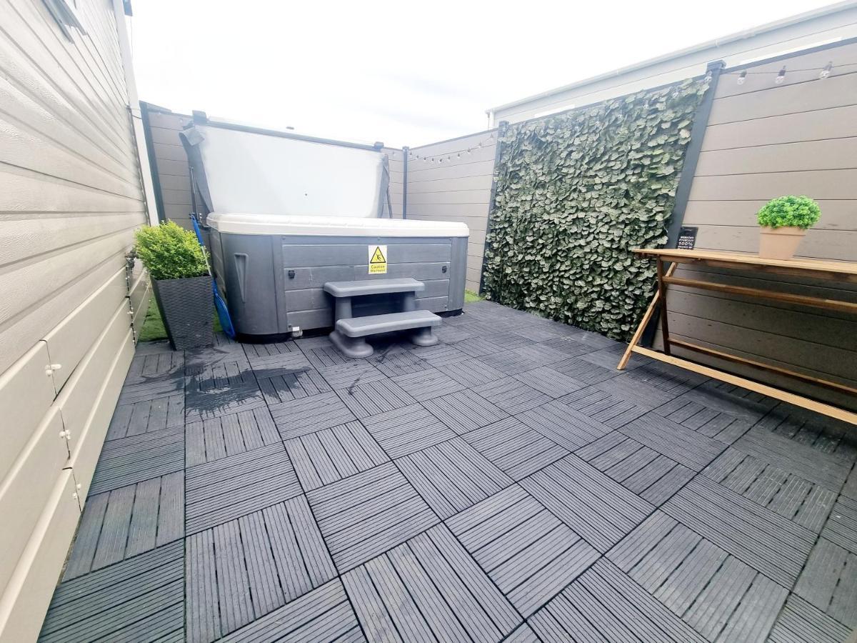 Apple Tree Lodge Hot Tub 3 Bedroom 2 Bars Morpeth Exteriör bild